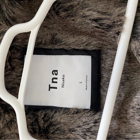 Tna Niseko Jacket with Hood - Picture 6 of 8